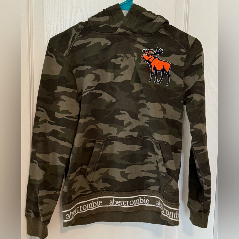 SOLD Abercrombie Kids boys camo hoodie size 9/10